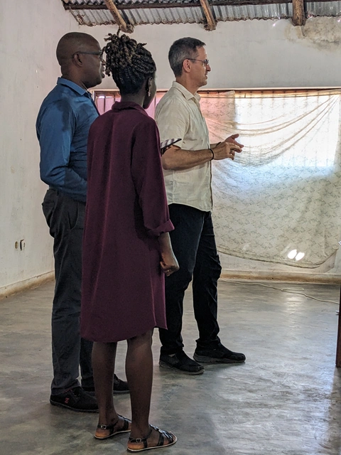 Eric shares some words at the closing ceremony