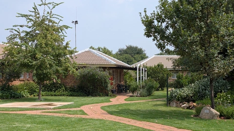 Rooms and guest houses at eMseni