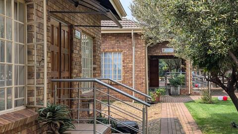 Meeting room and dining hall at eMseni