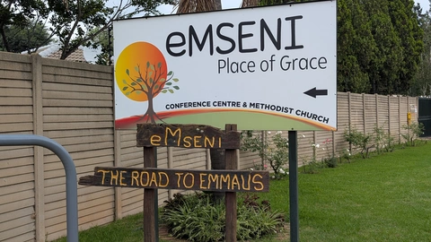 Sign at the eMseni entrance