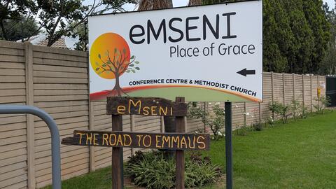 Sign at the eMseni entrance